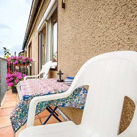 Messenaehe Apartamento Colónia